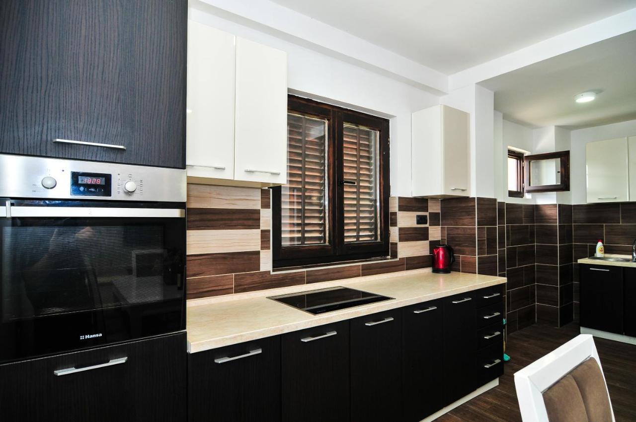 Milosavljevic Apartments Tivat Dış mekan fotoğraf