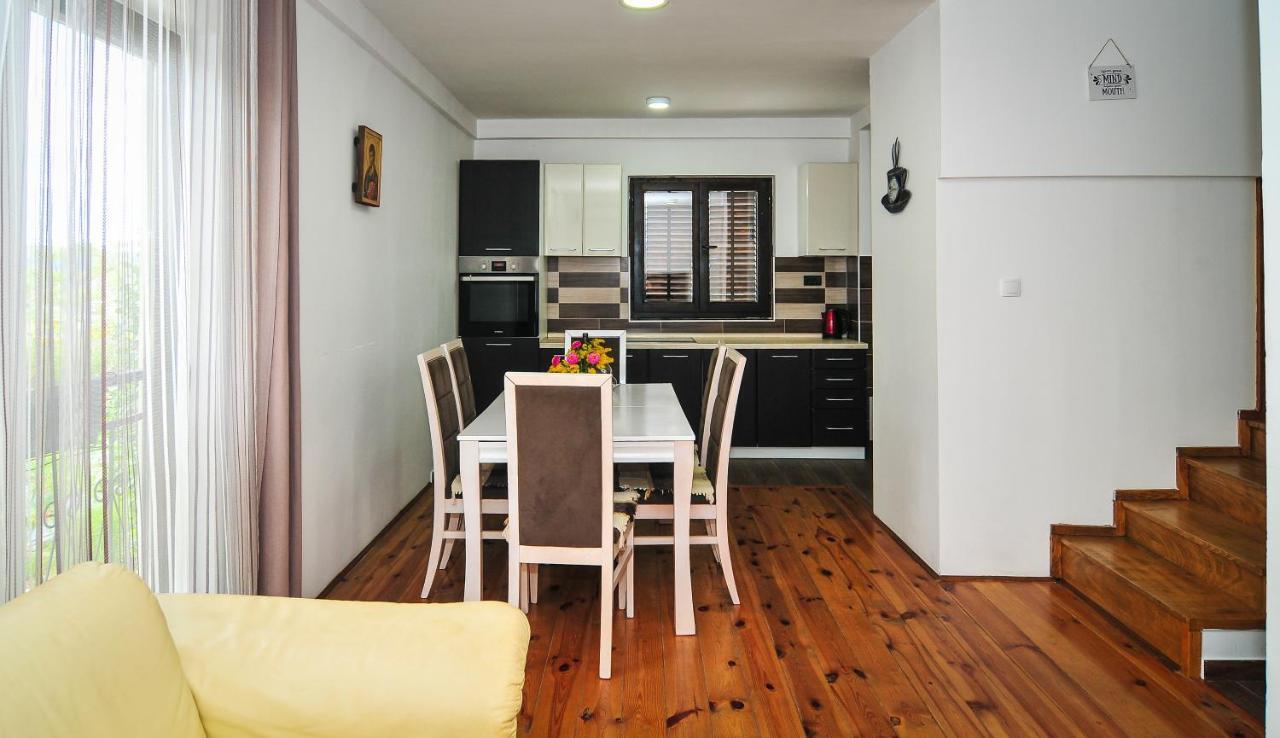 Milosavljevic Apartments Tivat Dış mekan fotoğraf