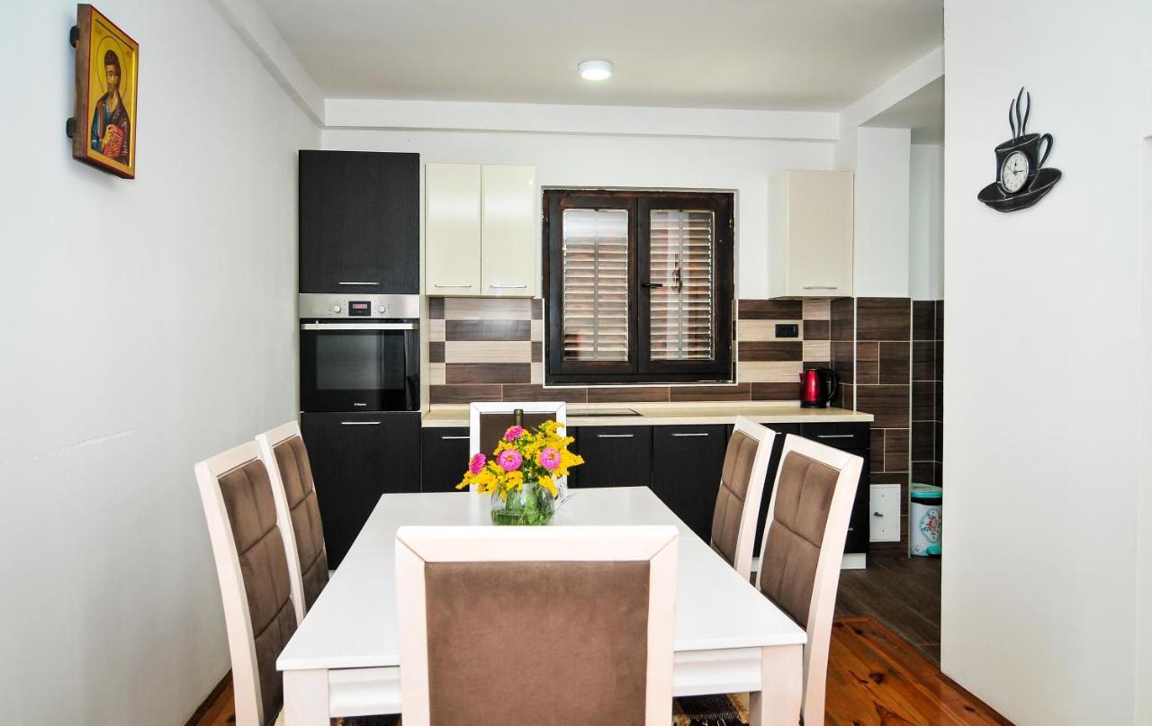 Milosavljevic Apartments Tivat Dış mekan fotoğraf