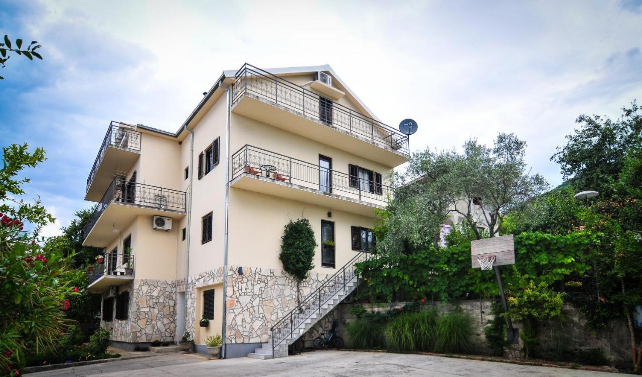 Milosavljevic Apartments Tivat Dış mekan fotoğraf