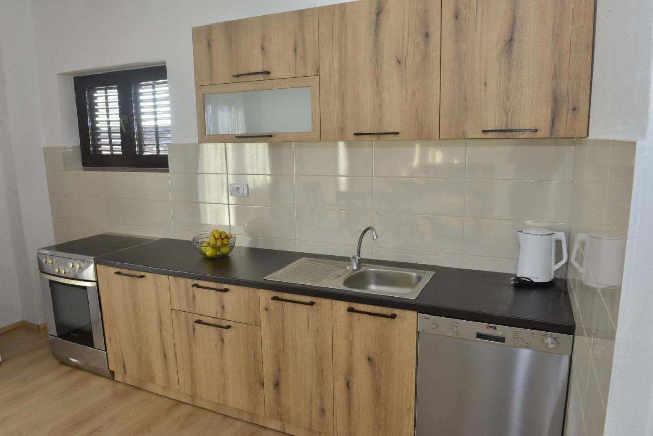Milosavljevic Apartments Tivat Dış mekan fotoğraf