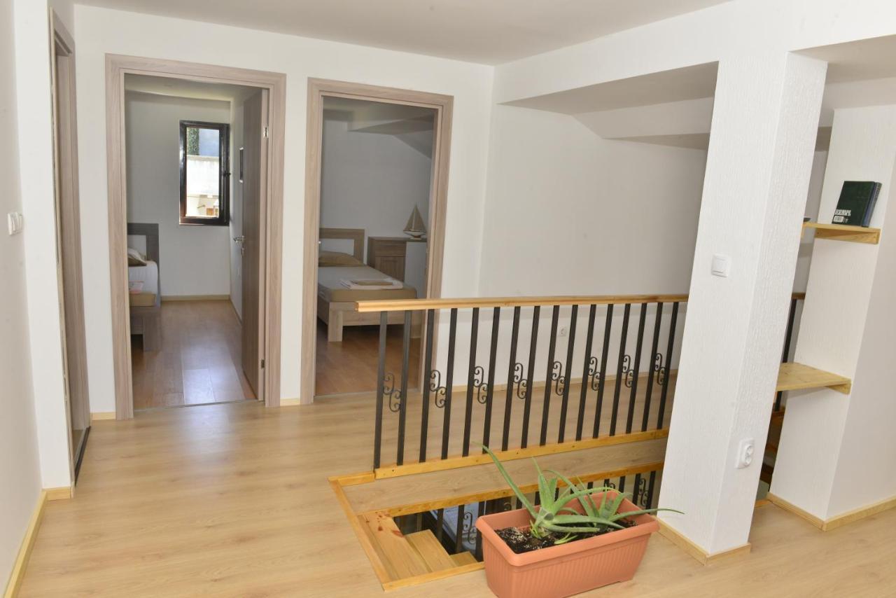 Milosavljevic Apartments Tivat Dış mekan fotoğraf