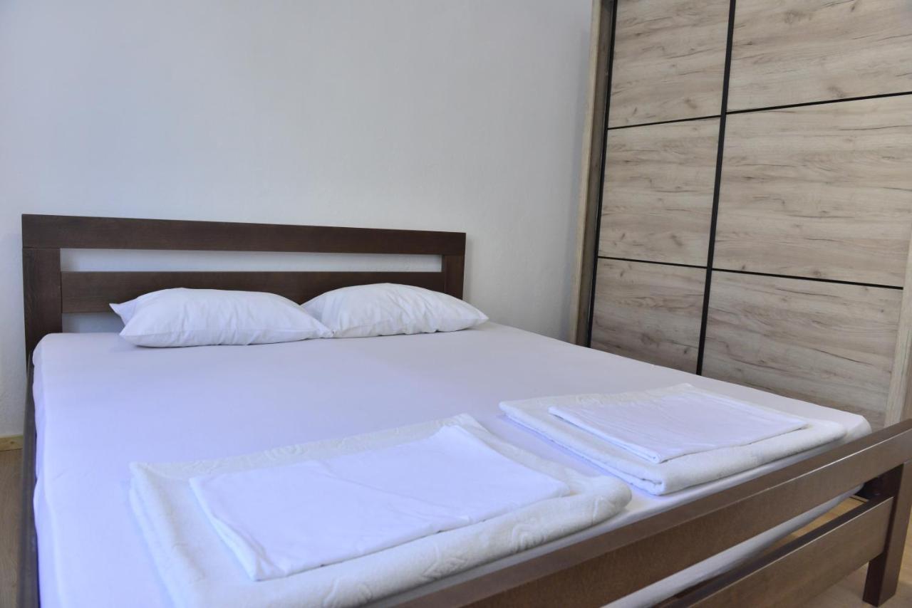 Milosavljevic Apartments Tivat Dış mekan fotoğraf