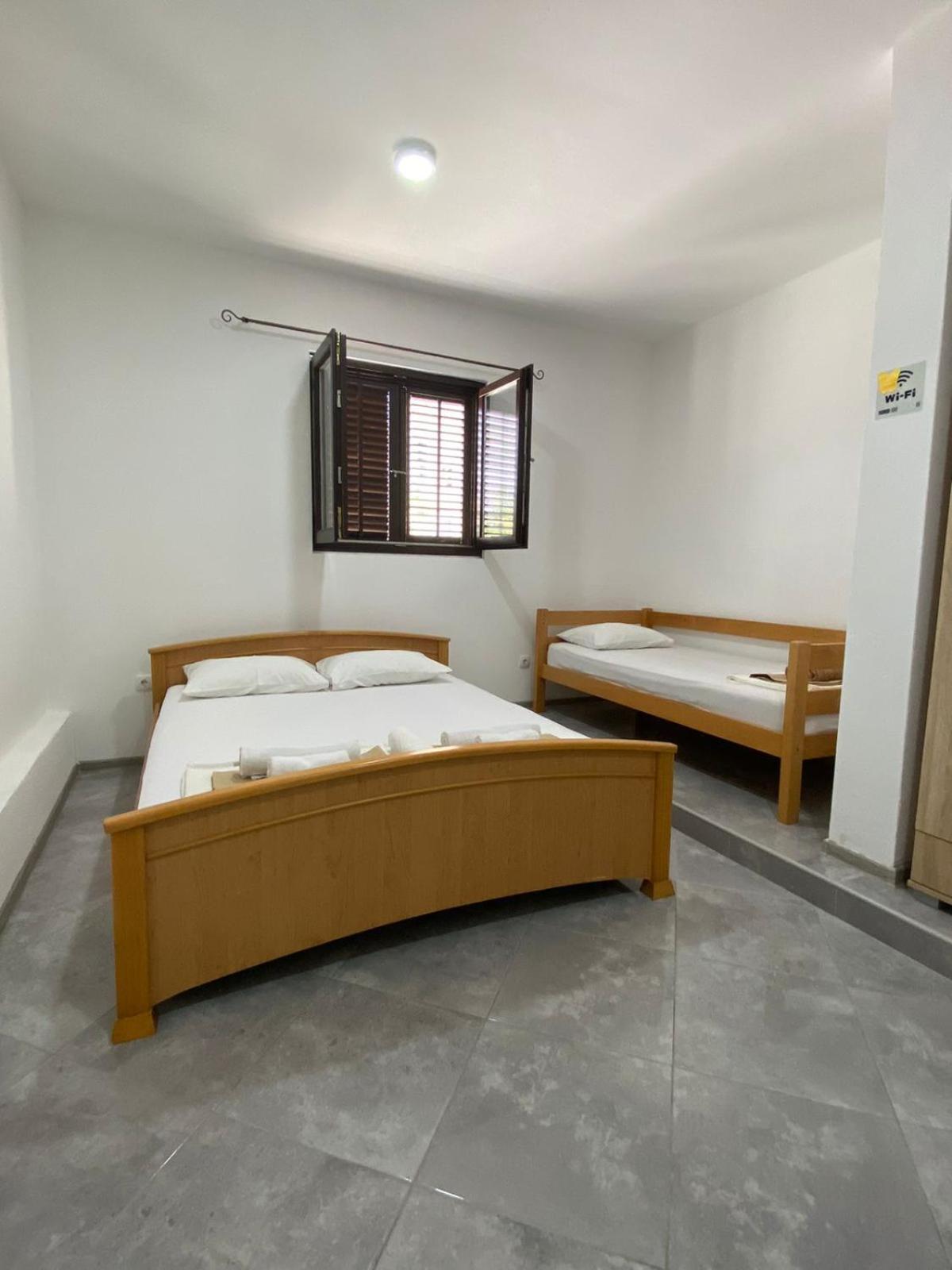 Milosavljevic Apartments Tivat Dış mekan fotoğraf