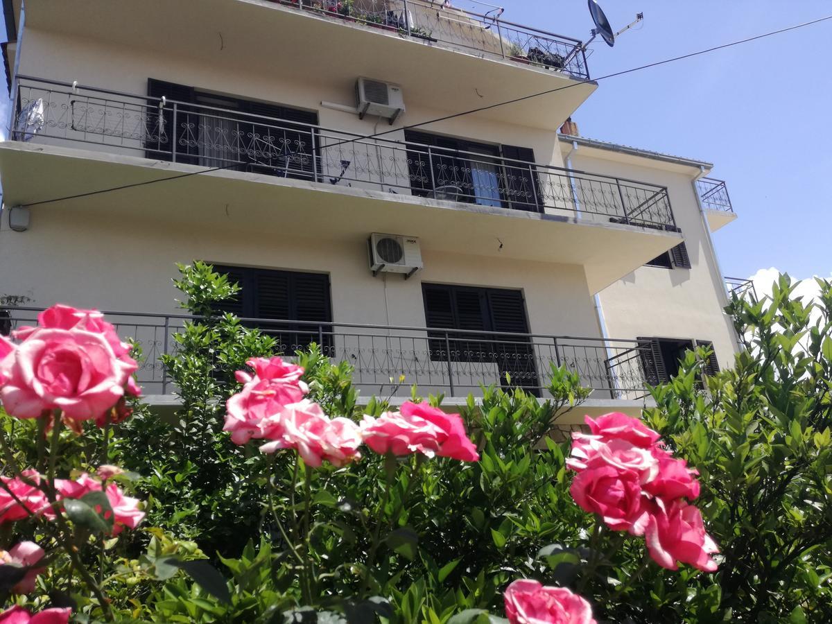 Milosavljevic Apartments Tivat Dış mekan fotoğraf